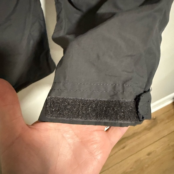 REI Women’s Gray Nylon Convertible Zip Off Pants Size 12 Petite Hiking Outdoor - Picture 8 of 10